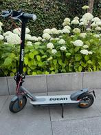 Elektrische ducati step, Fietsen en Brommers, Ophalen, Zo goed als nieuw, Elektrische step (E-scooter)