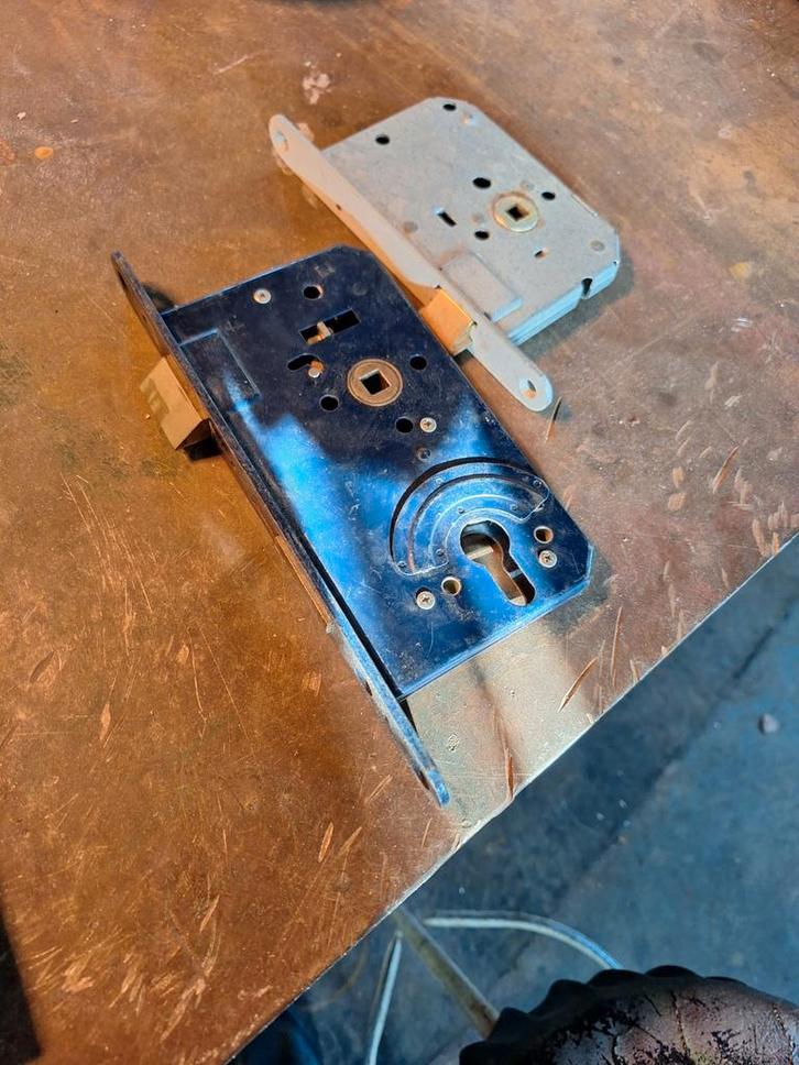 Hang- en sluitwerk divers, Doe-het-zelf en Verbouw, Hang- en Sluitwerk, Gebruikt, Slot, IJzer, Ophalen