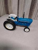 Ford 4000  bieden, Hobby en Vrije tijd, Modelauto's | 1:32, Ophalen of Verzenden, Tractor of Landbouw, ERTL