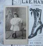 Carte de Visite - mooi meisje met hoepel, Gebruikt, Foto, Ophalen of Verzenden, Voor 1940