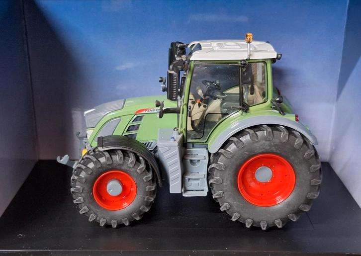 Fendt 724 Vario, Hobby en Vrije tijd, Modelauto's | 1:32, Zo goed als nieuw, Tractor of Landbouw, Schuco, Ophalen of Verzenden