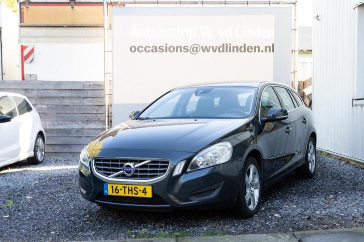 Volvo V60 1.6 T4 Momentum, Auto's, Volvo, Bedrijf, V60, ABS, Airbags, Airconditioning, Bluetooth, Boordcomputer, Climate control