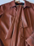 Lederlook jurk Anna van Toor, Kleding | Dames, Ophalen of Verzenden, Zo goed als nieuw, Maat 38/40 (M), Bruin