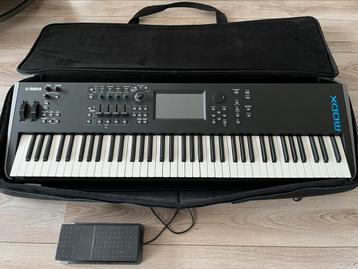 Yamaha MODX7 synthesizer + FC7 pedaal + SC-MODX7 softcase beschikbaar voor biedingen