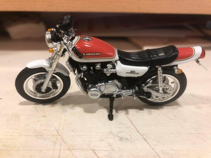 1:24 Kawasaki Z900 Motor Custom Japans Import zeldzaam 3, Hobby en Vrije tijd, Modelauto's | 1:24, Zo goed als nieuw, Motor, Overige merken