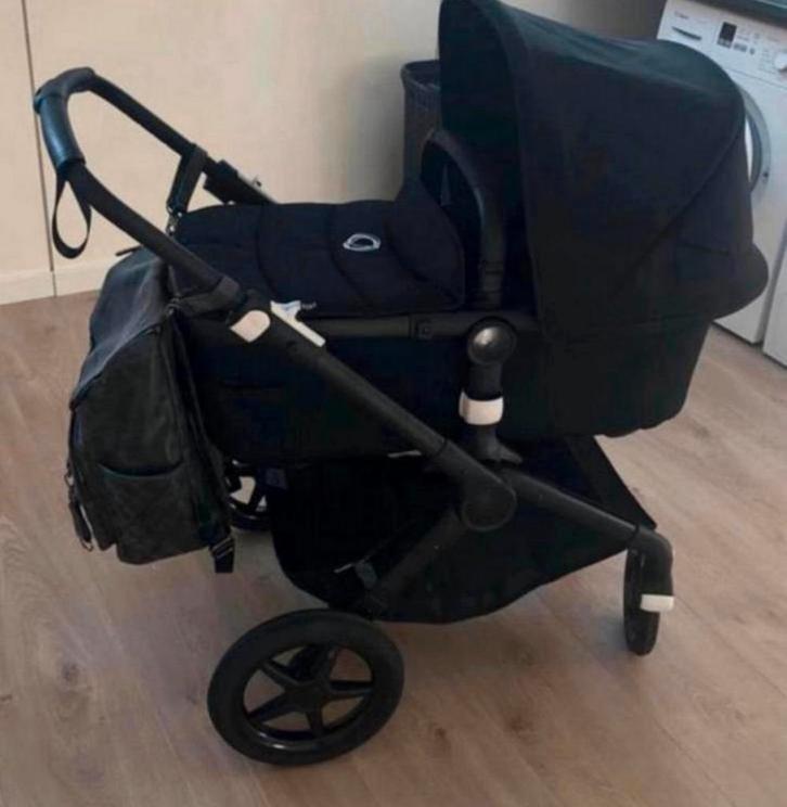 Bugaboo Fox2, Kinderen en Baby's, Kinderwagens en Combinaties, Zo goed als nieuw, Bugaboo, Verstelbare duwstang, Ophalen of Verzenden