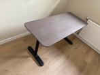 Ikea Bureau! In hoogte verstelbaar. 140cm x 60cm, Ophalen, In hoogte verstelbaar, Zo goed als nieuw, Bureau