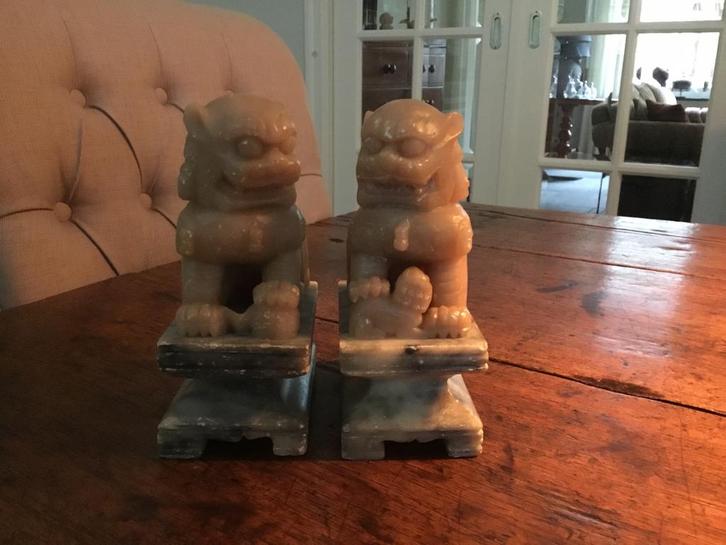 2 tempelleeuwen van speksteen, Antiek en Kunst, Kunst | Beelden en Houtsnijwerken, Ophalen of Verzenden