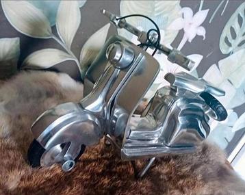 Riviera maison aluminium decoratie scooter  beschikbaar voor biedingen