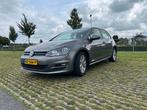 Volkswagen Golf 1.0 TSI 110pk 5D 2017 Grijs, Auto's, Voorwielaandrijving, Stof, 610 kg, Origineel Nederlands