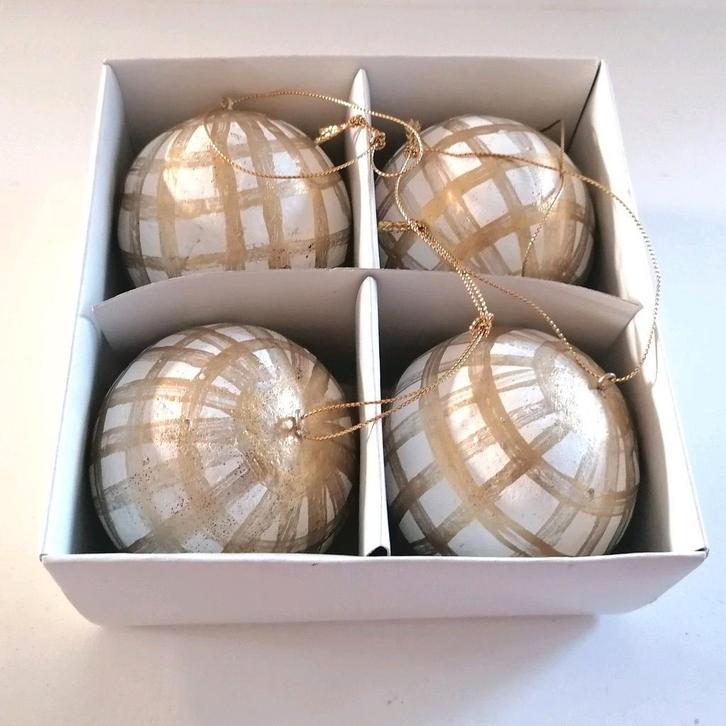 Grote beschilderde kerstballen - 7,5 cm - wit, goud, Diversen, Kerst, Zo goed als nieuw, Ophalen of Verzenden