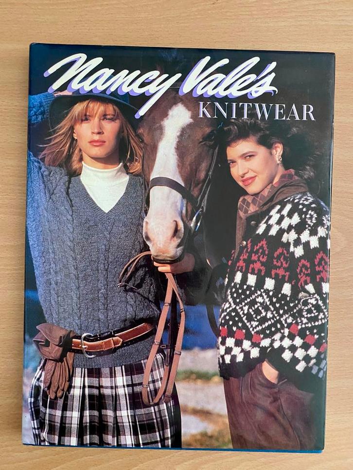 Nancy Vale’s Knitwear, Hobby en Vrije tijd, Breien en Haken, Zo goed als nieuw, Breien, Patroon of Boek, Ophalen of Verzenden