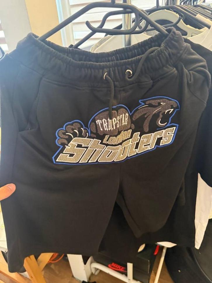 Trapstar Broek Zomer Korte broek M-L, Kleding | Dames, Broeken en Pantalons, Zo goed als nieuw, Kort, Ophalen of Verzenden