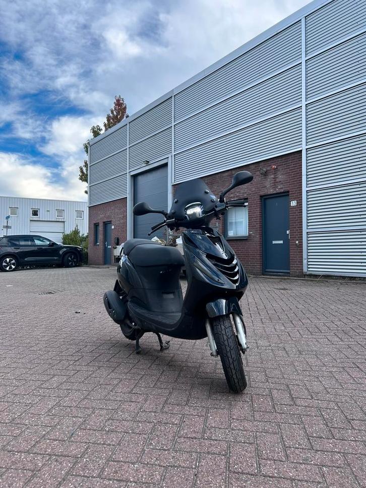 Piaggio Zip 2018 6800Km!! Garantie!, Fietsen en Brommers, Scooters | Piaggio, Zo goed als nieuw, Zip, Ophalen