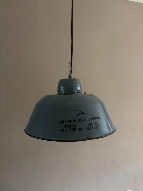 Set van 2 vintage industriële hanglampen – blauwgrijs metaal, Huis en Inrichting, Lampen | Hanglampen, Gebruikt, Minder dan 50 cm