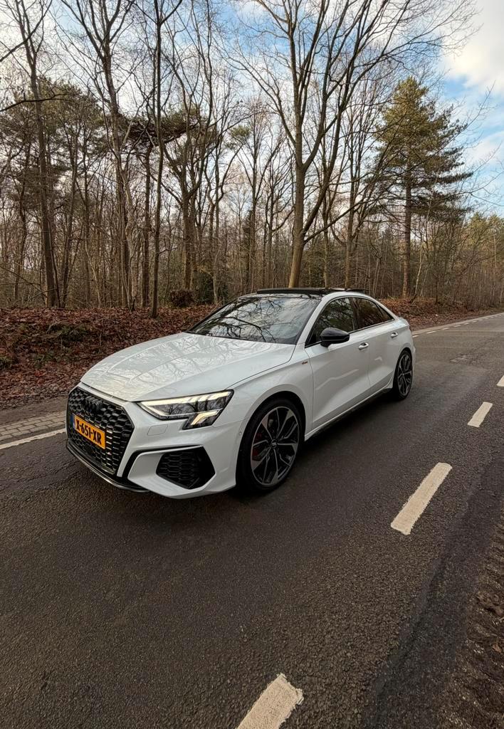 Audi A3  Limousine 35 Tfsi  Aut 3XS-Line Pano B&O RS stoelen, Auto's, Audi, Particulier, A3, Achteruitrijcamera, Adaptieve lichten