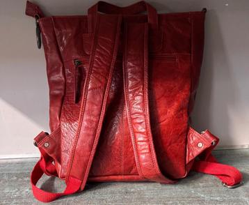 Bagsac. Rode leren rugtas.  beschikbaar voor biedingen