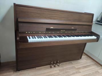 Hellas piano, gestemd en evt. gebracht. beschikbaar voor biedingen