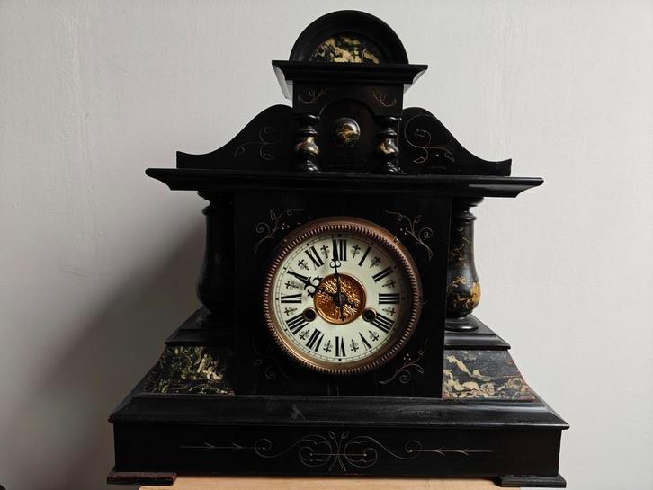 Antieke zwarte pendule klok, Antiek en Kunst, Antiek | Klokken, Ophalen of Verzenden