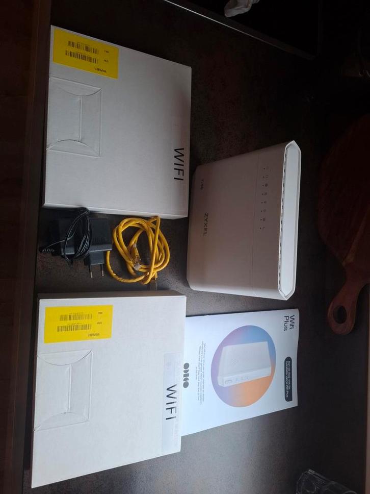 Zyxel T-50 Router met Modem incl 2 wifi versterkers!, Computers en Software, Routers en Modems, Zo goed als nieuw, Router met modem