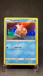Magikarp 8/18 Holo Detective Pikachu EXC, Hobby en Vrije tijd, Verzamelkaartspellen | Pokémon, Ophalen of Verzenden, Zo goed als nieuw