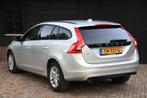 Volvo V60 2.0 D3 Momentum Navigatie/Parkeersensor/17ïnch lm, Voorwielaandrijving, Gebruikt, 4 cilinders, Leder en Stof