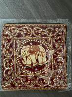 Decoratief Kussen met Olifant, Huis en Inrichting, Ophalen of Verzenden, Nieuw, Rood, Stof