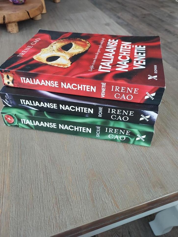 Irene Cao -Italiaanse nachten 3 delen Venetie, Rome, Sicilië, Boeken, Literatuur, Zo goed als nieuw, Nederland, Ophalen of Verzenden