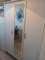 Ruime 3-deurs kledingkast met spiegel, Ophalen