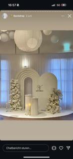 Te huur: backdrop zuilen achterwand bloemen verloving, Ophalen, Zo goed als nieuw