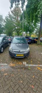 Opel Zafira 1.8 2010 Grijs, Auto's, Voorwielaandrijving, 74 €/maand, 4 cilinders, 1200 kg