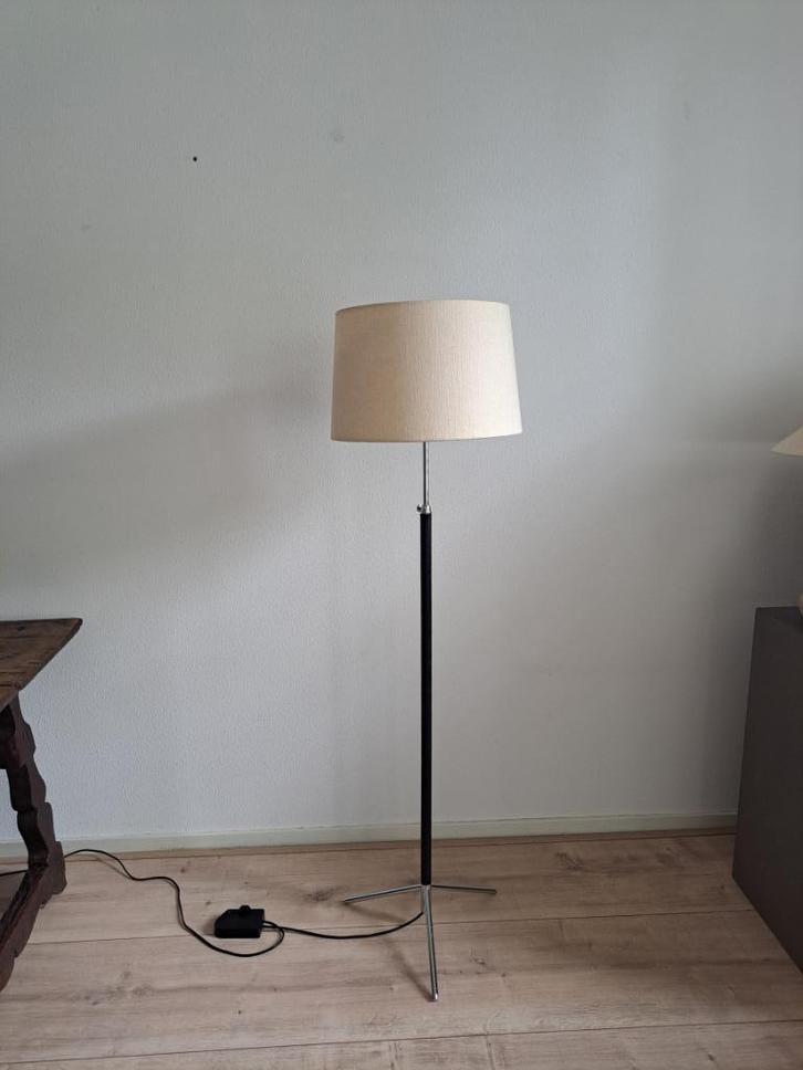 Santa  &  Cole  -  Pie de Salon  Design Vloerlamp, Huis en Inrichting, Lampen | Vloerlampen, Zo goed als nieuw, 150 tot 200 cm