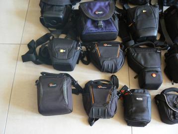 Partij fototassen ong. 25 stuks. T.e.a.b. Allemaal z.g.a.n. beschikbaar voor biedingen