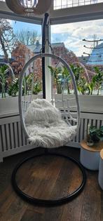 Rotan hangstoel met metalen standaard, Ophalen, Bruin, Eén