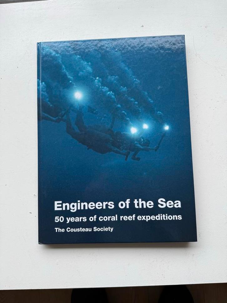 Boek Jacques Cousteau - Duiken & Horloges - IWC Aquatimer, Boeken, Natuur, Gelezen, Natuur algemeen, Ophalen of Verzenden