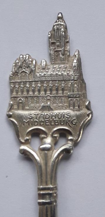 Lepeltje Middelburg - Stadhuis beschikbaar voor biedingen