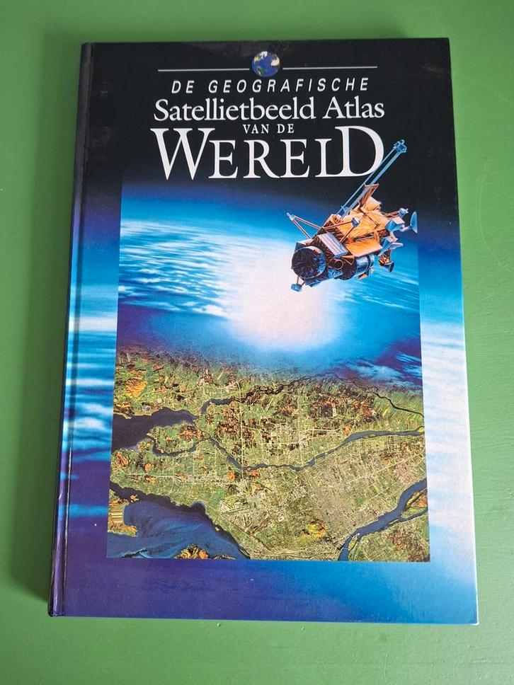 Satellietbeeld Atlas van de Wereld, Boeken, Atlassen en Landkaarten, Gelezen, Overige atlassen, Wereld, 1800 tot 2000, Ophalen