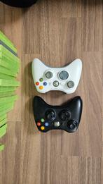 Xbox 360 Controllers - Wit & Zwart, Gebruikt, Ophalen of Verzenden, Controller, Xbox 360