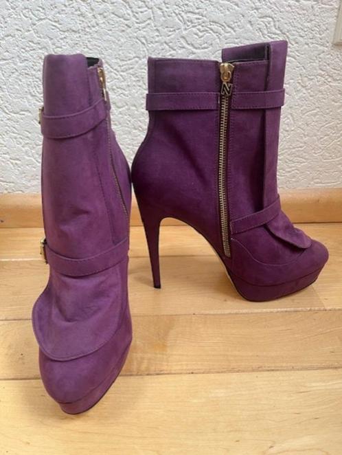 NIEUW NIKKIE laarzen maat 41 paarse kunstsuède stiletto, Kleding | Dames, Schoenen, Nieuw, Lage of Enkellaarzen, Overige kleuren