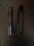 Fenix LD22 zaklamp + holster, Ophalen of Verzenden, Zo goed als nieuw, Batterij