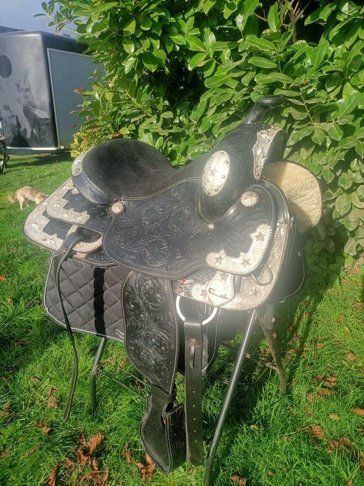 Western zadels 21inch, Dieren en Toebehoren, Paarden en Pony's | Zadels, Western, Ophalen