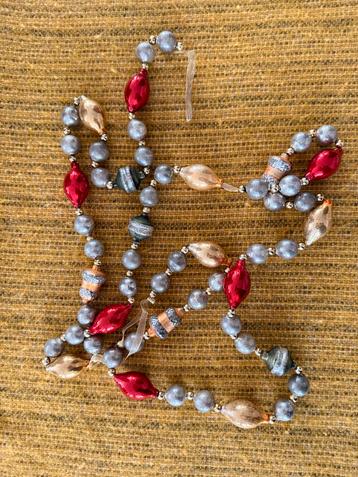 Glazen Kerstketting / kerstbal met grote kralen . 2m beschikbaar voor biedingen