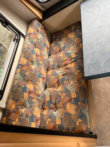 Hobby 495 treinzit kussens en tafel beschikbaar voor biedingen