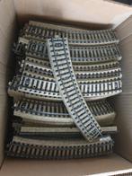 Rails 95 bochten 28 grotere 17 wissels en no 2, Hobby en Vrije tijd, Modeltreinen | H0, Gelijkstroom, Rails, Ophalen of Verzenden