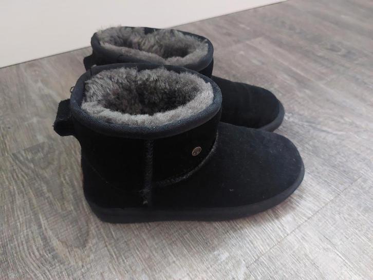 Warmbat Wallaby suede merino wollen zwarte laarsjes 33/34, Kinderen en Baby's, Babykleding | Schoentjes en Sokjes, Zo goed als nieuw