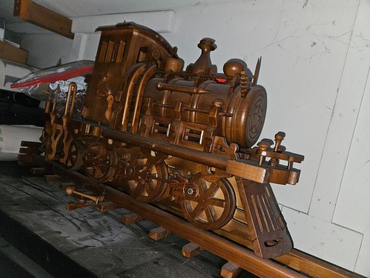 Houten trein met rails - handgemaakt, Antiek en Kunst, Antiek | Meubels | Bedden, Ophalen