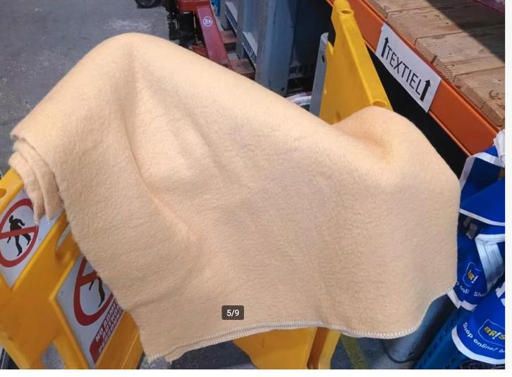 Wollen deken, Huis en Inrichting, Woonaccessoires | Plaids en Woondekens, Gebruikt, Ophalen of Verzenden