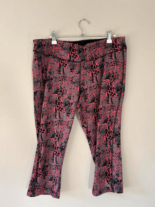 Roze zwarte print driekwart sportlegging maat XXL, Kleding | Dames, Sportkleding, Zo goed als nieuw, Maat 46/48 (XL) of groter