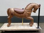 Houten carrousel paard, Ophalen