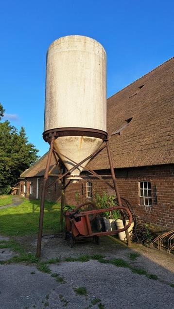 Voersilo  beschikbaar voor biedingen